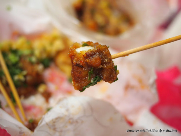 醬老大鐵板燒刈包:【食記】台北737巷醬老大.鐵板燒刈包.脆蜜雞排@內湖MRT港墘站 : 外皮軟Q口感紮實,醬料濃郁,放久也好吃的鐵板料理