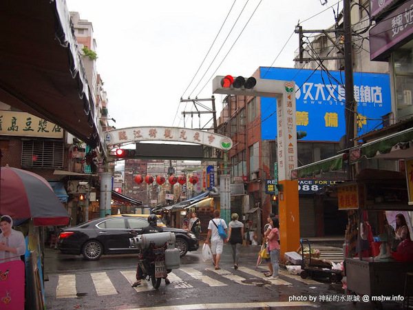 星月鮮奶茶：【食記】台北Fresh Milk Tea 星月鮮奶茶鋪通化總店@大安MRT信義安和&六張犁臨江街通化夜市 : 嚴選原料口感絕佳,搭小吃超順口的平價鮮奶茶