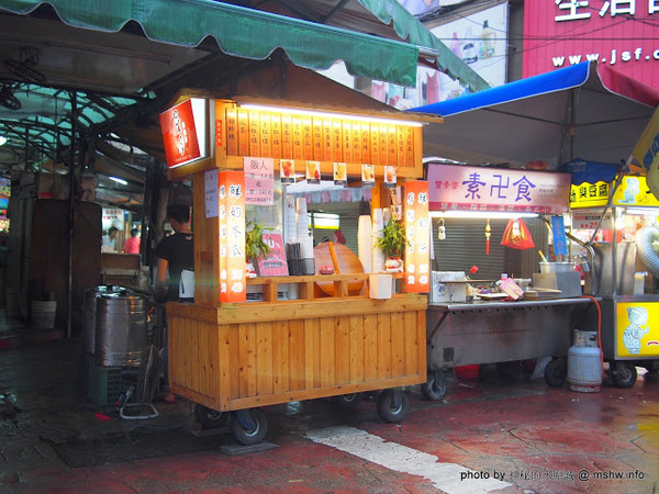 星月鮮奶茶：【食記】台北Fresh Milk Tea 星月鮮奶茶鋪通化總店@大安MRT信義安和&六張犁臨江街通化夜市 : 嚴選原料口感絕佳,搭小吃超順口的平價鮮奶茶