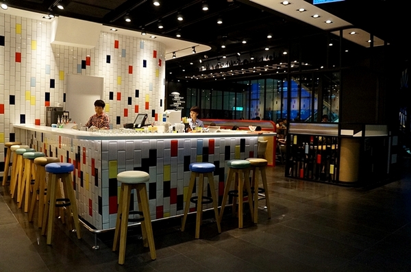 DACOZ!大口吃:台南【DACOZ!大口吃】饗食天堂全新美式品牌 美式漢堡 台南火車站美食推薦 focus美食餐廳