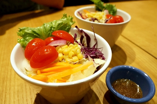 DACOZ!大口吃:台南【DACOZ!大口吃】饗食天堂全新美式品牌 美式漢堡 台南火車站美食推薦 focus美食餐廳