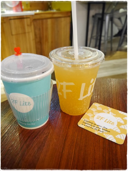2F Lite 貳拂咖啡:【內湖】2F Lite 貳拂咖啡,都會「輕」風格概念餐廳,義麵/晨餐/排餐/三明治/可頌脆餅/咖啡/手做氣泡水