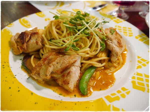 2F Lite 貳拂咖啡:【內湖】2F Lite 貳拂咖啡,都會「輕」風格概念餐廳,義麵/晨餐/排餐/三明治/可頌脆餅/咖啡/手做氣泡水