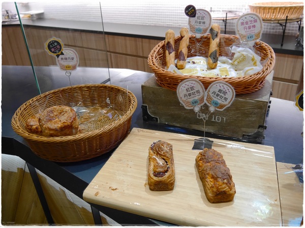 2F Lite 貳拂咖啡:【內湖】2F Lite 貳拂咖啡,都會「輕」風格概念餐廳,義麵/晨餐/排餐/三明治/可頌脆餅/咖啡/手做氣泡水