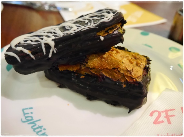 2F Lite 貳拂咖啡:【內湖】2F Lite 貳拂咖啡,都會「輕」風格概念餐廳,義麵/晨餐/排餐/三明治/可頌脆餅/咖啡/手做氣泡水