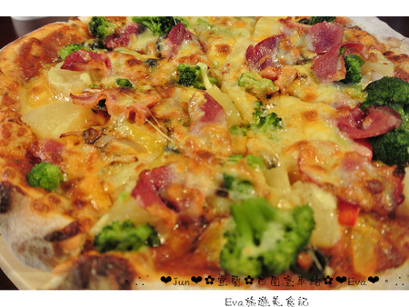 哈利波特的奇幻世界~四圍堡車站:【食遊記】oO。宜蘭 礁溪 四圍堡車站+櫻桃谷 哈利波特魔法世界、超長拐子骨麵包、四圍堡櫻桃谷、現烤Pizza、自選料冰淇淋、旅遊、食記 可愛又魔幻的哈利波特霍格華茲城堡風餐廳的四圍堡車站,大家朝聖了嘛?!。o○。