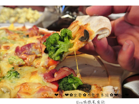 哈利波特的奇幻世界~四圍堡車站:【食遊記】oO。宜蘭 礁溪 四圍堡車站+櫻桃谷 哈利波特魔法世界、超長拐子骨麵包、四圍堡櫻桃谷、現烤Pizza、自選料冰淇淋、旅遊、食記 可愛又魔幻的哈利波特霍格華茲城堡風餐廳的四圍堡車站,大家朝聖了嘛?!。o○。