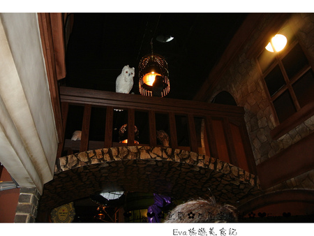 哈利波特的奇幻世界~四圍堡車站:【食遊記】oO。宜蘭 礁溪 四圍堡車站+櫻桃谷 哈利波特魔法世界、超長拐子骨麵包、四圍堡櫻桃谷、現烤Pizza、自選料冰淇淋、旅遊、食記 可愛又魔幻的哈利波特霍格華茲城堡風餐廳的四圍堡車站,大家朝聖了嘛?!。o○。