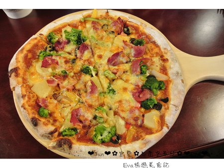 哈利波特的奇幻世界~四圍堡車站:【食遊記】oO。宜蘭 礁溪 四圍堡車站+櫻桃谷 哈利波特魔法世界、超長拐子骨麵包、四圍堡櫻桃谷、現烤Pizza、自選料冰淇淋、旅遊、食記 可愛又魔幻的哈利波特霍格華茲城堡風餐廳的四圍堡車站,大家朝聖了嘛?!。o○。