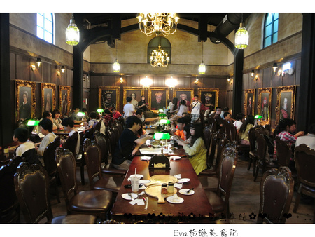 哈利波特的奇幻世界~四圍堡車站:【食遊記】oO。宜蘭 礁溪 四圍堡車站+櫻桃谷 哈利波特魔法世界、超長拐子骨麵包、四圍堡櫻桃谷、現烤Pizza、自選料冰淇淋、旅遊、食記 可愛又魔幻的哈利波特霍格華茲城堡風餐廳的四圍堡車站,大家朝聖了嘛?!。o○。