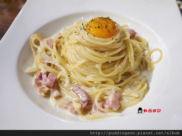 P1400513義大利奶油培根蛋黃麵.JPG