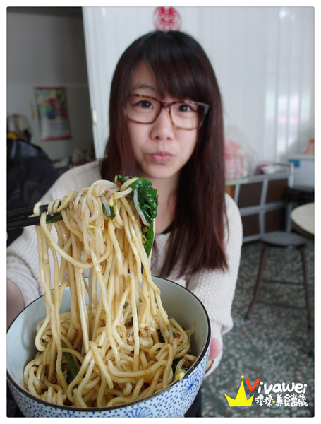 小食光：苗栗銅鑼鄉｜純粹而美味的平價客家小食專賣店『小食光麵堂』 銅鑼火車站 油桐花季 水晶餃 乾麵 麵線 推薦 便宜 美食 小吃