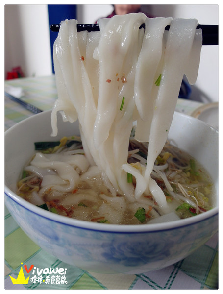 小食光：苗栗銅鑼鄉｜純粹而美味的平價客家小食專賣店『小食光麵堂』 銅鑼火車站 油桐花季 水晶餃 乾麵 麵線 推薦 便宜 美食 小吃