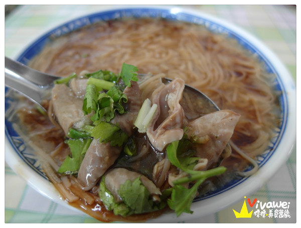 小食光：苗栗銅鑼鄉｜純粹而美味的平價客家小食專賣店『小食光麵堂』 銅鑼火車站 油桐花季 水晶餃 乾麵 麵線 推薦 便宜 美食 小吃