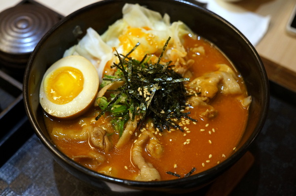 玄麻蕎麥處:(胖樺食記)台北東區216巷「玄麻蕎麥處」。美味的蕎麥麵佐以濃郁的湯頭及扎實的配料(內含完整菜單)。