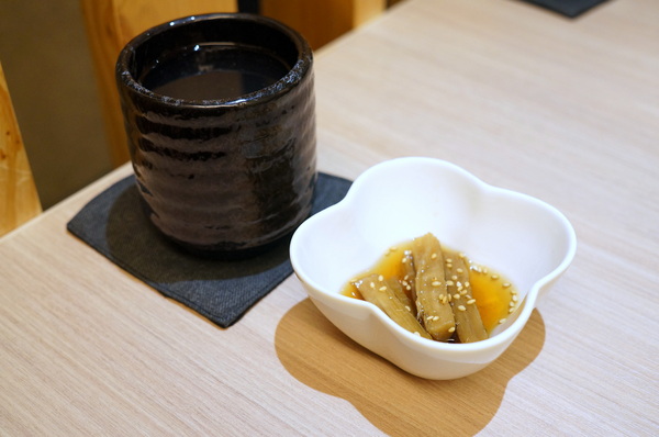 玄麻蕎麥處:(胖樺食記)台北東區216巷「玄麻蕎麥處」。美味的蕎麥麵佐以濃郁的湯頭及扎實的配料(內含完整菜單)。