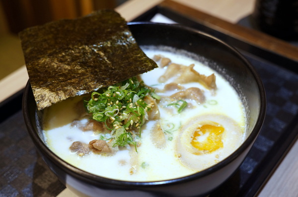 玄麻蕎麥處:(胖樺食記)台北東區216巷「玄麻蕎麥處」。美味的蕎麥麵佐以濃郁的湯頭及扎實的配料(內含完整菜單)。