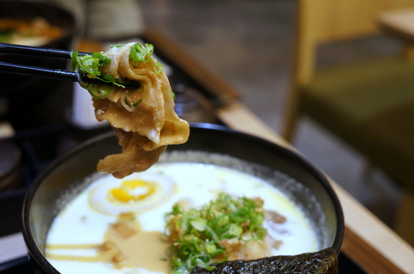 玄麻蕎麥處:(胖樺食記)台北東區216巷「玄麻蕎麥處」。美味的蕎麥麵佐以濃郁的湯頭及扎實的配料(內含完整菜單)。