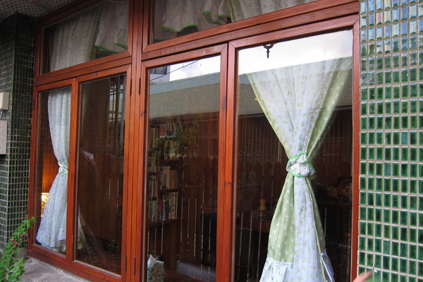 攝香攝影主題咖啡館：【南投。草屯】攝香咖啡館~藏於巷弄裡的特別咖啡館