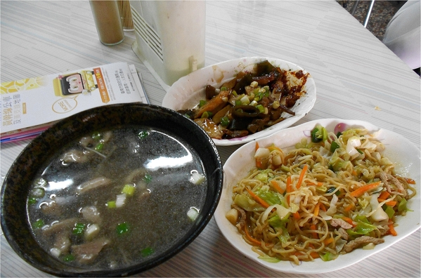 溫媽媽麵飯房：仲夏蓮香覓食趣之塞牙縫篇