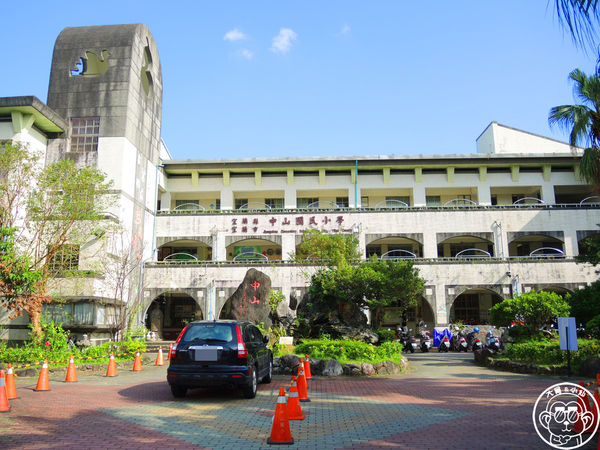 中山國小:作伙來企投【宜蘭・中山國小】四座溜滑梯讓小朋友玩瘋了