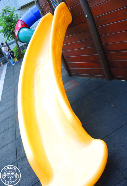 中山國小:作伙來企投【宜蘭・中山國小】四座溜滑梯讓小朋友玩瘋了