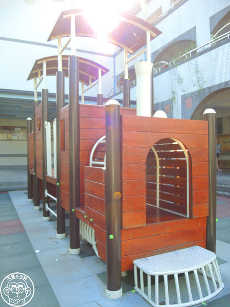 中山國小:作伙來企投【宜蘭・中山國小】四座溜滑梯讓小朋友玩瘋了