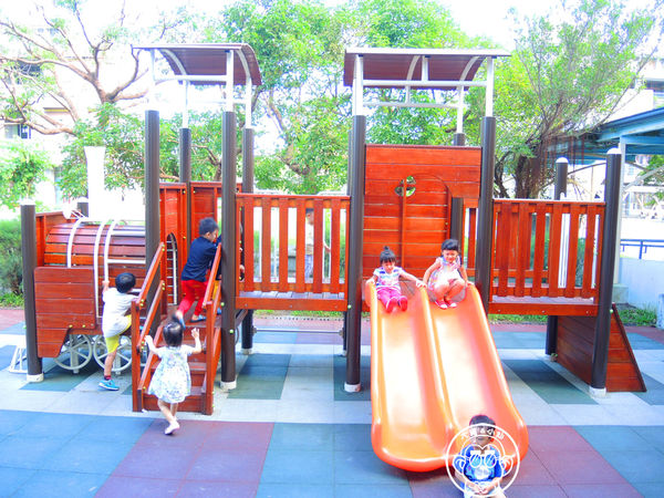 中山國小:作伙來企投【宜蘭・中山國小】四座溜滑梯讓小朋友玩瘋了