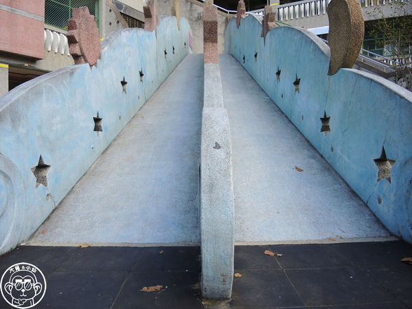 中山國小:作伙來企投【宜蘭・中山國小】四座溜滑梯讓小朋友玩瘋了