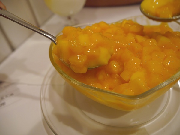 Itea 芒果專家:【橘子雞排】台北東區-紅回臺灣的Itea 芒果專家~芒果爽-榴香芒果撈itea芒果專家