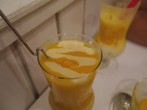 Itea 芒果專家:【橘子雞排】台北東區-紅回臺灣的Itea 芒果專家~芒果爽-榴香芒果撈itea芒果專家