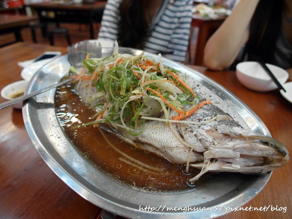 豪霸海鮮料理：食記►新北新店┃豪霸海鮮餐廳┃台灣尚青！（窩客島體驗）