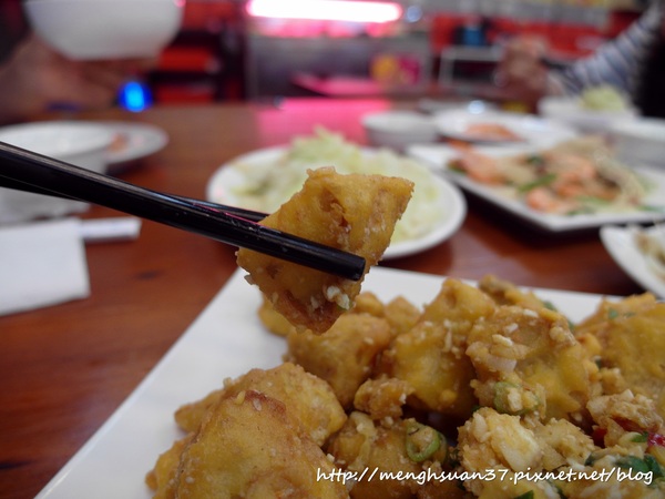 豪霸海鮮料理：食記►新北新店┃豪霸海鮮餐廳┃台灣尚青！（窩客島體驗）