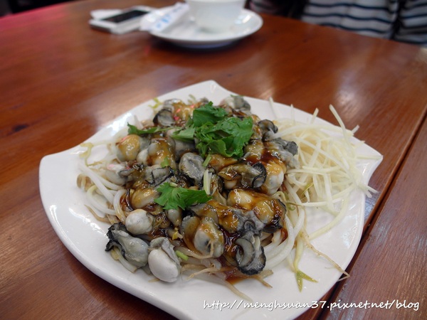 豪霸海鮮料理：食記►新北新店┃豪霸海鮮餐廳┃台灣尚青！（窩客島體驗）