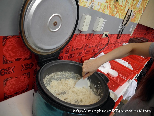 豪霸海鮮料理：食記►新北新店┃豪霸海鮮餐廳┃台灣尚青！（窩客島體驗）