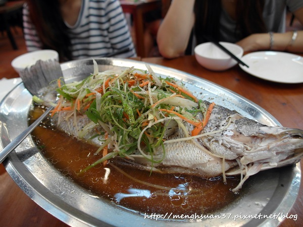 豪霸海鮮料理：食記►新北新店┃豪霸海鮮餐廳┃台灣尚青！（窩客島體驗）