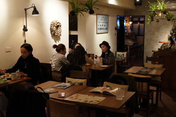 貳房苑 Livingreen:(胖樺食記)台北市大安區貳房苑 Livingreen。充滿藝術氣息的特色店家提供手工甜點及主餐。