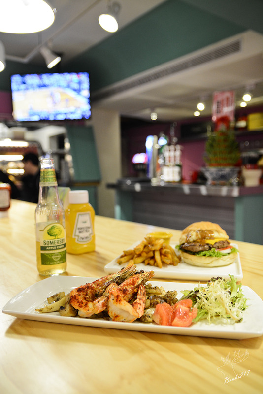 [世足賽球賽轉播運動餐廳]台北大安區.Fantasy Diner 潮流美式餐廳,美式漢堡、早午餐、帕里尼、義大利麵、燉飯、啤酒(捷運台電大樓站):Banbi217 美食旅遊