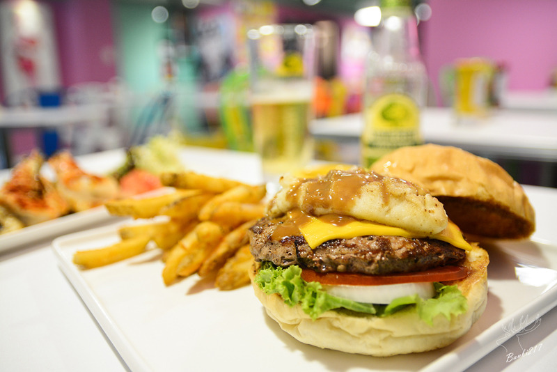 [世足賽球賽轉播運動餐廳]台北大安區.Fantasy Diner 潮流美式餐廳,美式漢堡、早午餐、帕里尼、義大利麵、燉飯、啤酒(捷運台電大樓站):Banbi217 美食旅遊