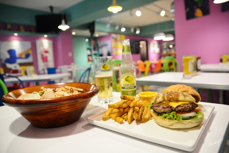 [世足賽球賽轉播運動餐廳]台北大安區.Fantasy Diner 潮流美式餐廳,美式漢堡、早午餐、帕里尼、義大利麵、燉飯、啤酒(捷運台電大樓站):Banbi217 美食旅遊