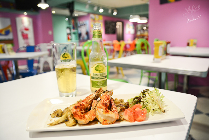 [世足賽球賽轉播運動餐廳]台北大安區.Fantasy Diner 潮流美式餐廳,美式漢堡、早午餐、帕里尼、義大利麵、燉飯、啤酒(捷運台電大樓站):Banbi217 美食旅遊