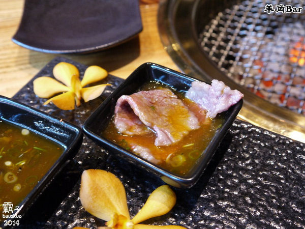 羊角BAR 炭燒和牛專門:羊角BAR炭燒和牛專門,頂級和牛有專人燒烤服務,高級享受~