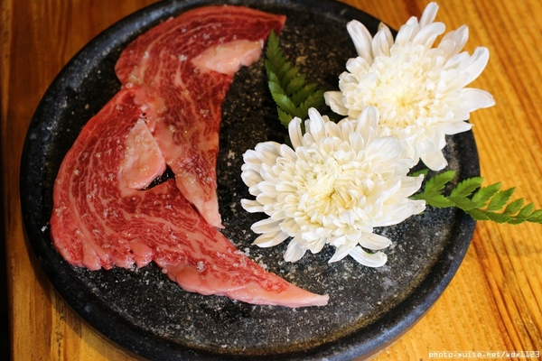 羊角 日式炭火燒肉(大墩旗艦店):羊角BAR 炭燒和牛專門✪頂極肉品、專人服務、美味饗宴~103.07.07