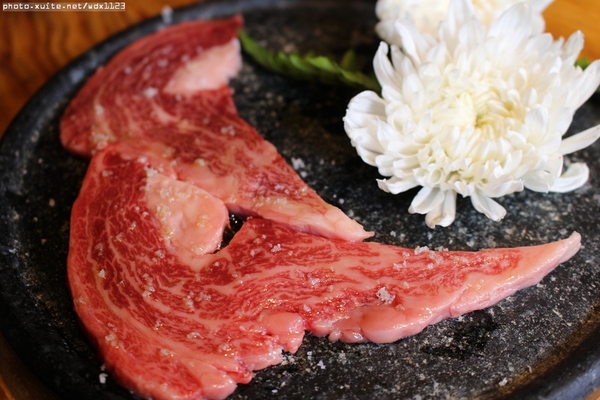 羊角 日式炭火燒肉(大墩旗艦店):羊角BAR 炭燒和牛專門✪頂極肉品、專人服務、美味饗宴~103.07.07