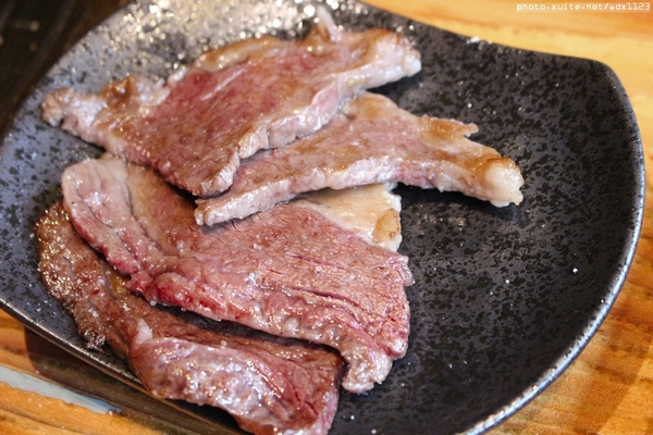 羊角 日式炭火燒肉(大墩旗艦店):羊角BAR 炭燒和牛專門✪頂極肉品、專人服務、美味饗宴~103.07.07
