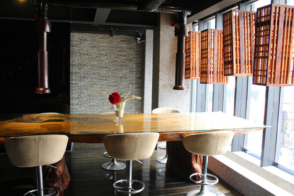 羊角BAR 炭燒和牛專門：[台中]服務與食材的頂級享受 羊角BAR 炭燒和牛專門