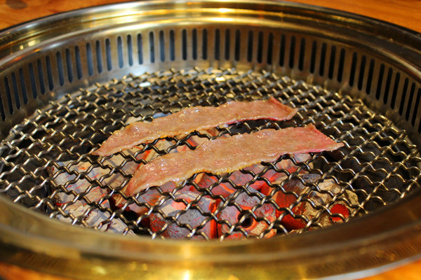 羊角BAR 炭燒和牛專門：[台中]服務與食材的頂級享受 羊角BAR 炭燒和牛專門