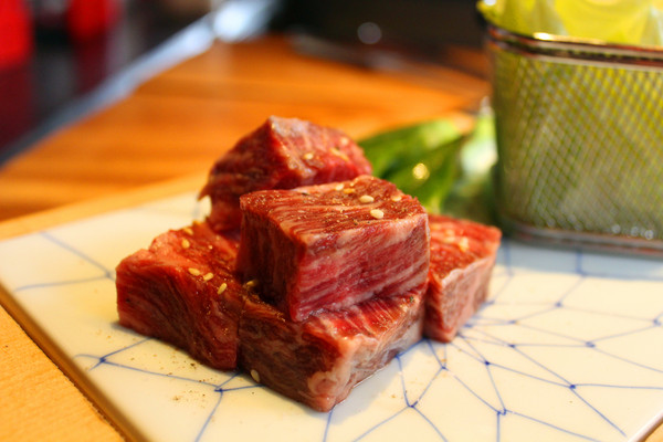 羊角BAR 炭燒和牛專門：[台中]服務與食材的頂級享受 羊角BAR 炭燒和牛專門