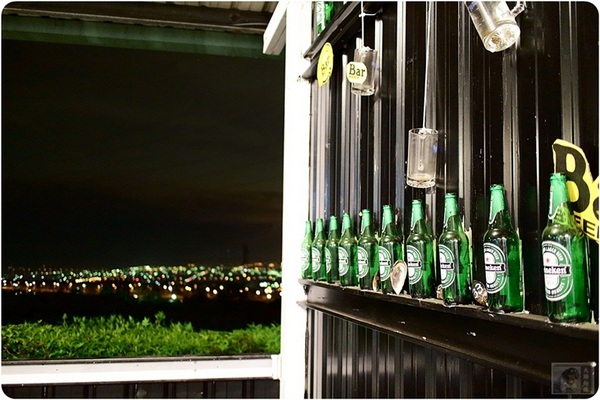 那兩蚵烤鮮蚵：台中美食-那兩蚵烤鮮蚵-看夜景配美食-產地直送東石鮮蚵