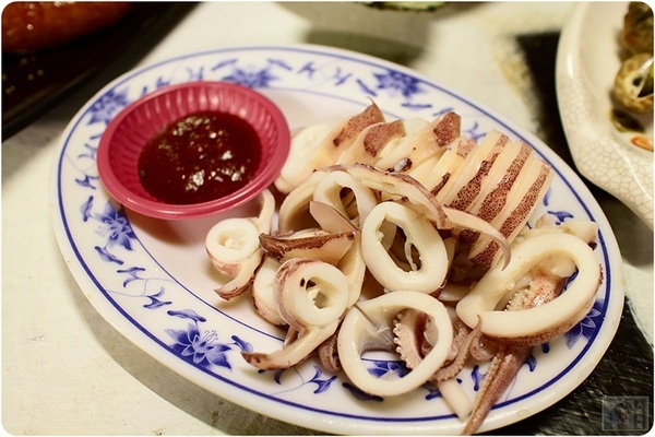 那兩蚵烤鮮蚵：台中美食-那兩蚵烤鮮蚵-看夜景配美食-產地直送東石鮮蚵